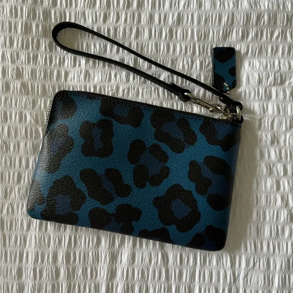 Coach Wrislet - Picture 2 of 2